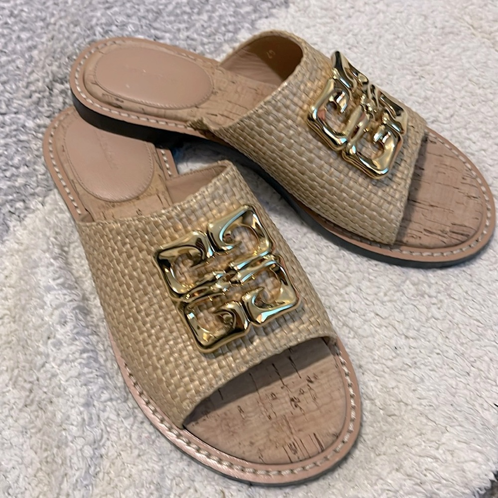 EUC- Givenchy- 35 (US 5)